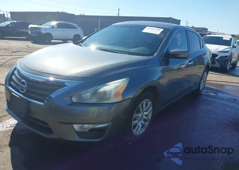 2015 Nissan Altima 2.5 S z USA, uszkodzony, nr VIN 1N4AL3AP7FN865087